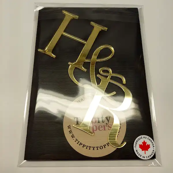 Cake charms de engagement en acrylique personnalisé avec le monogrammes des couples
