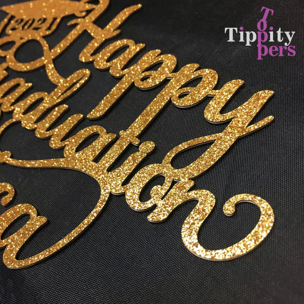 Cake topper de remise des diplômes personnalisé comprend le nom et l'année