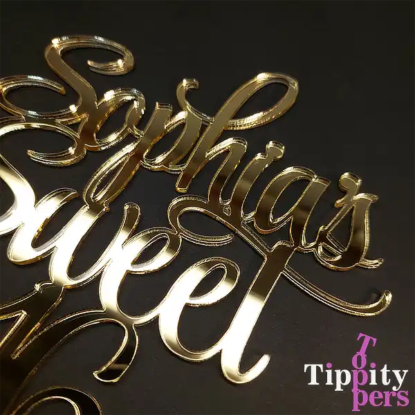 Cake topper en acrylique pour le sweet sixteen avec nom